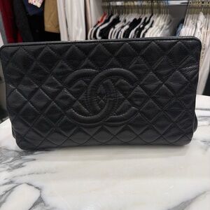 Chanel Black Leather Timeless Clutch - Magnetic closure